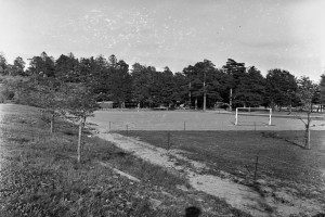 TRENINGSFELTET OG SKØYTEBANENE
