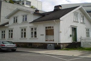 Nyere bilde av Skolegata 3