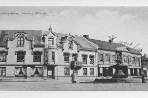 Chr. Hvidts Plass 3 - oppført 1900