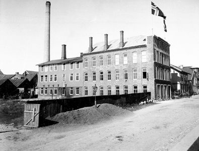 Rådhusgata 17 - oppført ca 1895 - brant ned 1900 - oppført nytt bygg 1902
