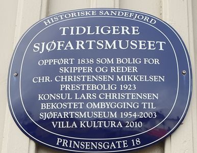 Skilt på inngangspartiet