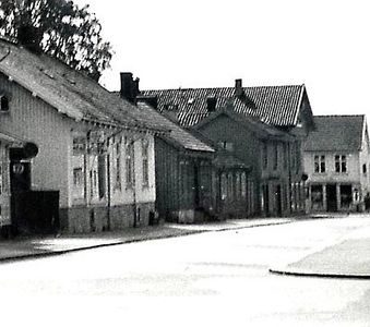 Gammel bebyggelse i Dronningens gate 5, 3 og 1
