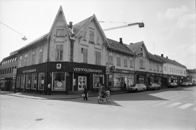 Dronningens gate 8