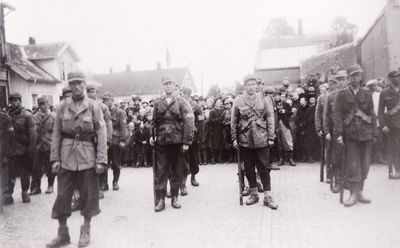 Hjemmestyrkene på Torget 1945