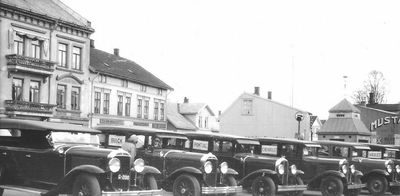 Bilutstilling på Torget