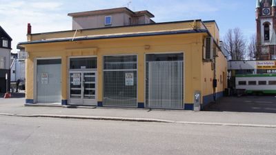 Jernbanealleen 30A var en gang bensinstasjon