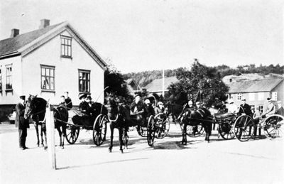 Hestedrosjer på Torget