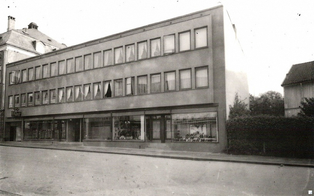 Jernbanealleen 19 - oppført 1936