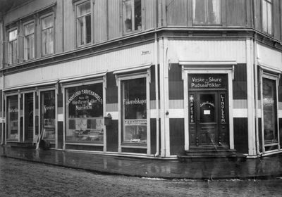 Sandefjord Farvehandel / Storgata 9