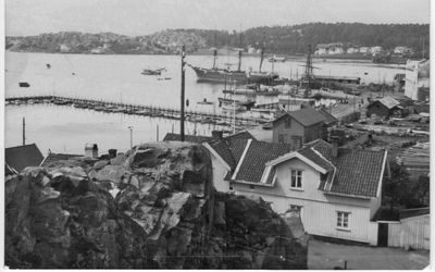Mot indre havn og bryggeområdet