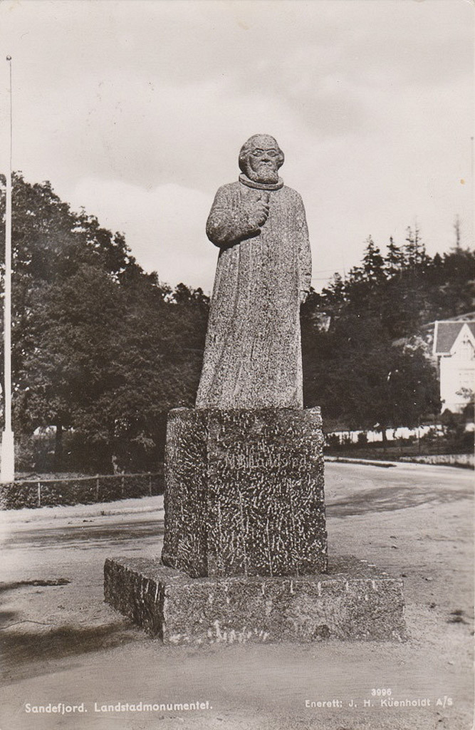 Landstadsmonumentet med Sandar Herredshus