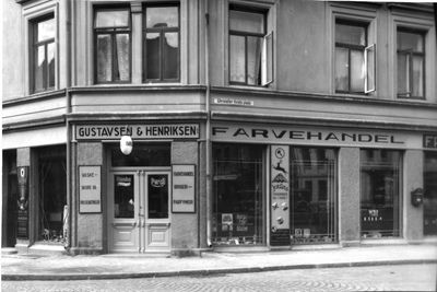 Gustavsen & Henriksen AS, farvehandel - drogeri - parfyme