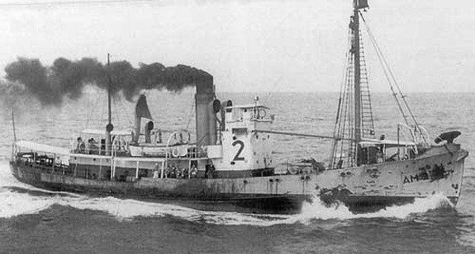 ROKK som ALBERT W. VINKE (AM-2).